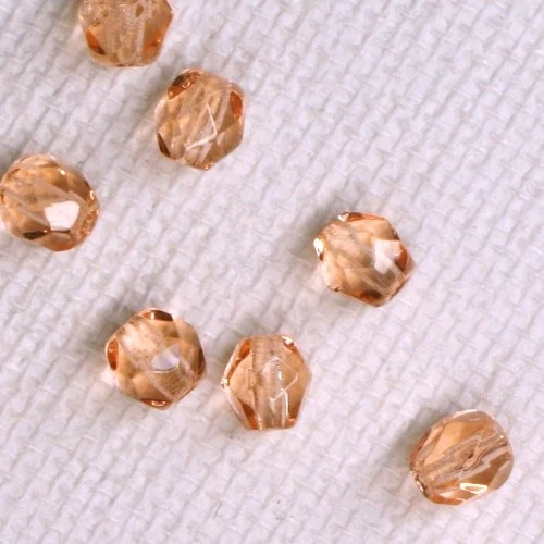 60 FACETTES Cristal de Bohême 4 MM LIGHT PEACH 2