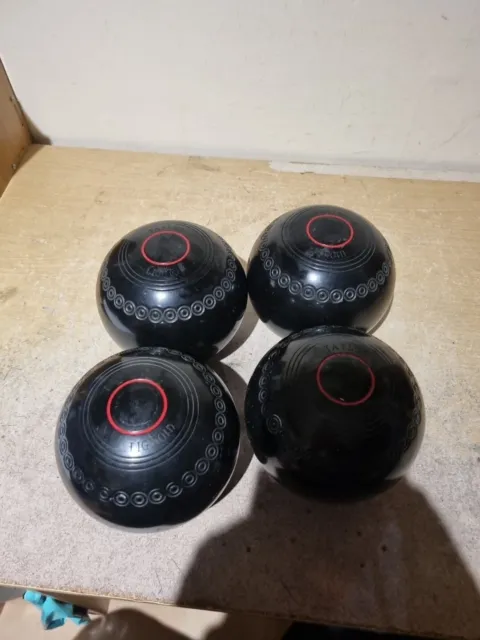 Thomas Taylor Lignoid Set of 4 Lawn Bowls Black Size 4 M-N10454 Dated 2000