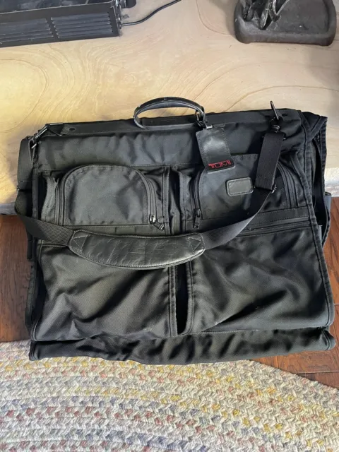 Tumi Black BiFold Carry-On Hanging Garment Bag Ballistic Nylon 231D3
