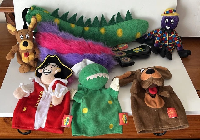 Puppet Captain THE WIGGLES SOFT Toy Puppets, Singing Captain Feathersword Sword ...
