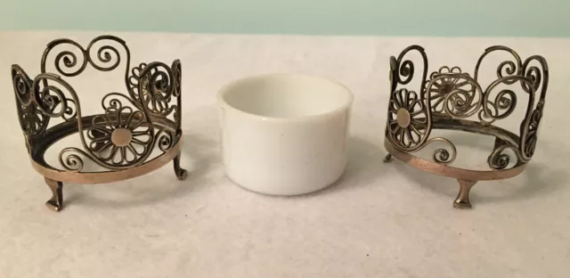 Vintage White Porcelain Marble Small Round Trinket Dish With Metal Wire Stands