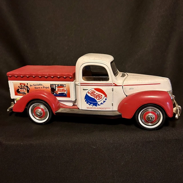 VINTAGE 1940 FORD40 Pepsi Cola Soda Delivery Truck GOLDEN WHEEL
