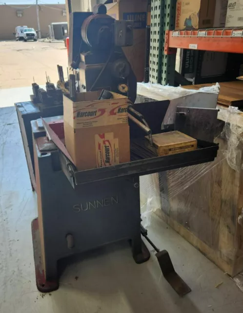 Sunnen Hone Machine, 110v, in operational condition, with accessories & cabinet