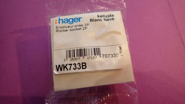 Hager KALLYSTA WK733B - Doigt enjoliveur pour prise 2P sans terre BLANC NEVE