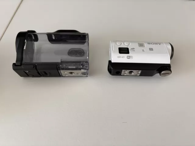 Sony HDR-AZ1 Wasserdichte Action Cam Mini mit RM-LVR2V Live View Remote Watch.