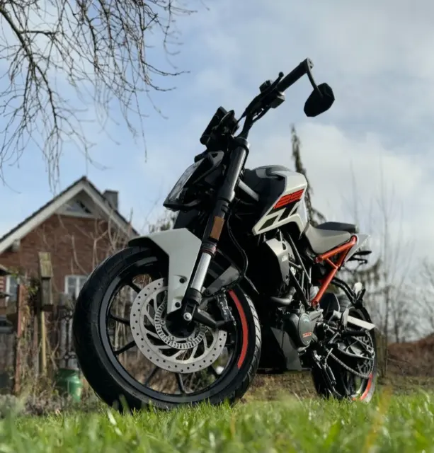 ktm duke 125