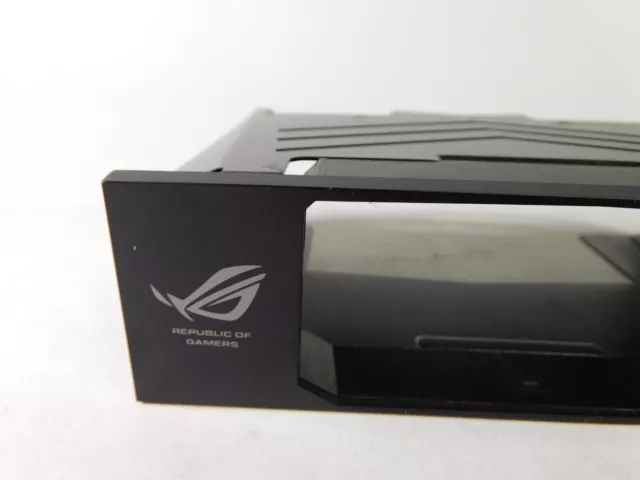 ASUS Republic of Gamers OC Panel with drive bay ASUS Republic of Gamers OC Panel with drive bay