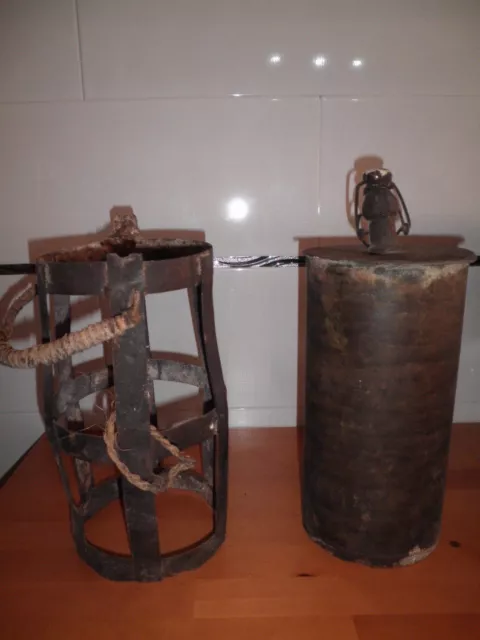 Muy Antigua Botella Metalica Hecha A Mano Aceitera? Petaca? Alcuza?  Unica
