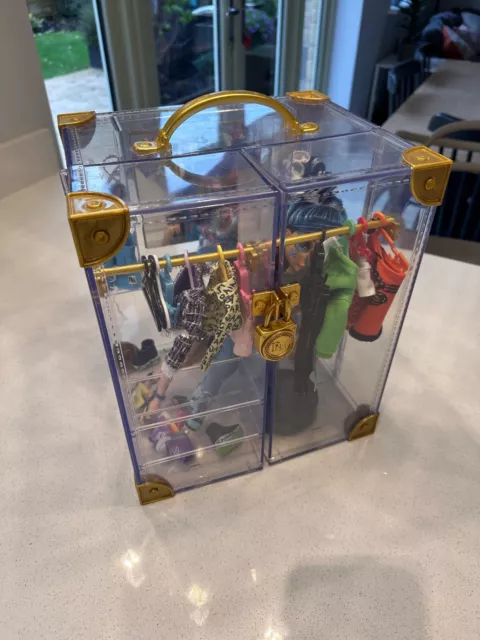 Rainbow High Deluxe Portable Wardobe - with x2 dolls, clothes and accessories