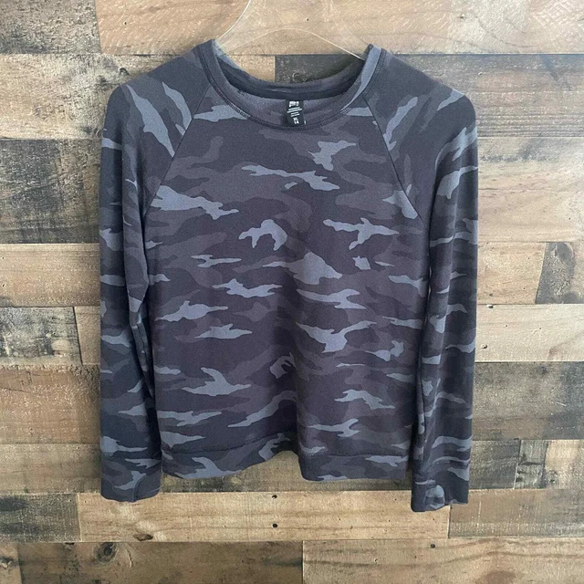 Athleta Girl Cozy Cross Your Fingers Sweatshirt Camo Size XL 14 Black Gray Crew