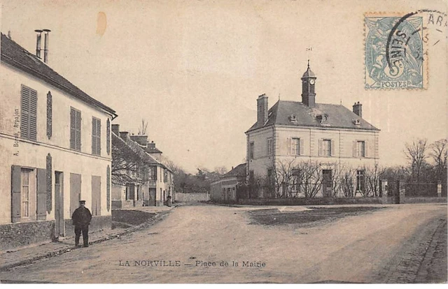91 - LA NORVILLE - SAN50889 - Place de la Mairie - En l'état - Décollée