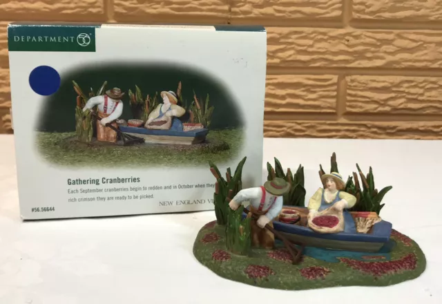 DEPT 56  NEW ENGLAND VILLAGE Accessory GATHERING CRANBERRIES, READ, #56644