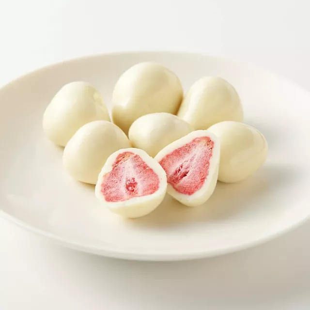 white Chocolate coated Strawberry  50g MUJI  Japanese Food