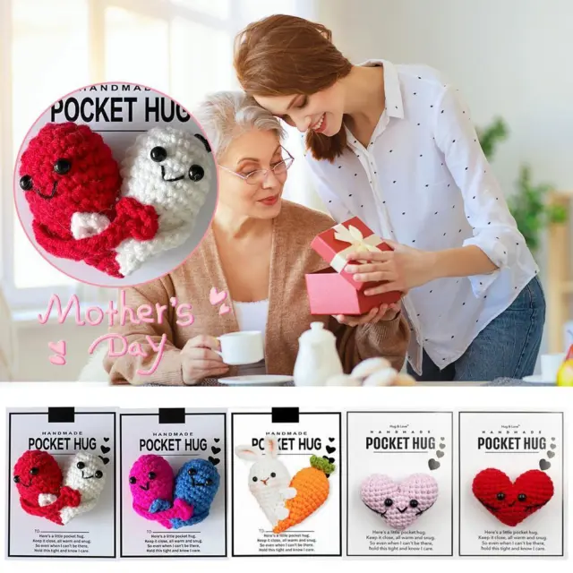 Crocheted Heart Pocket Hug Handmade Love Knitted Embraces Greeting Card Gif K3A5