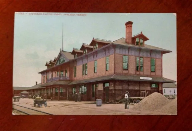 Vintage Postcard SOUTHERN PACIFIC TRAIN RR DEPOT ASHLAND OREGON US Mitchell SF