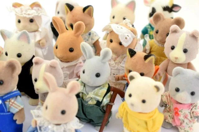 Vintage SYLVANIAN FAMILIES Figure Selection All Clothed 🐹 MANY TO CHOOSE FROM🐰