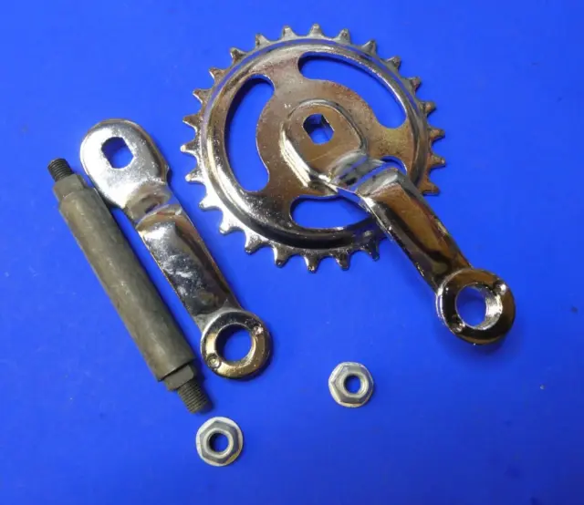 A Raleigh Kiddies 26T Chainset Complete With Bottom Bracket Axle - Superb Nos