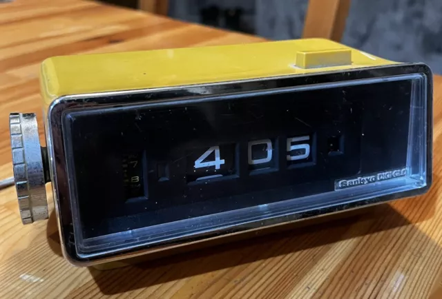 Vintage Sankyo Digital 501 Alarm Clock Yellow Digi-Glo Japan **Parts Repair Vintage Sankyo Digital 501 Alarm Clock Yellow Digi-Glo Japan **Parts Repair