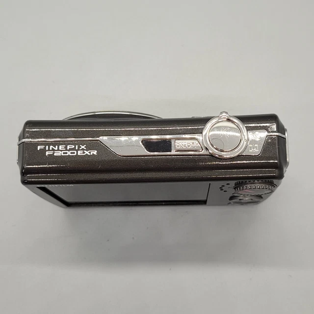 Fujifilm FinePix F200 EXR 12,0 megapixel fotocamera digitale compatta testata nera 3