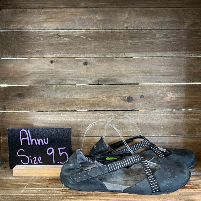Ahnu sales karma flats