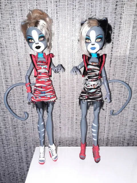 Monster High Zombie Shake Meowlody and Purrsephone Werecat Sisters Twins