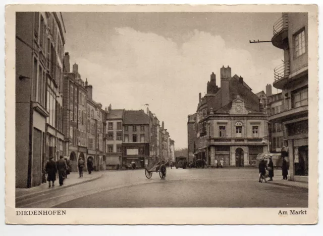 THIONVILLE - Moselle - CPA 57 - CPM - La place du marché