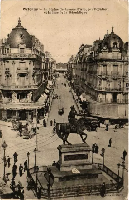CPA ORLÉANS La Statue de Jeanne d'Arc et Rue de la République (608345)