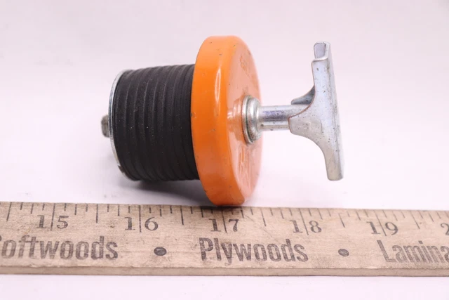 Cat Twist Plug 578-2395