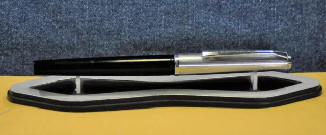 "Pelikan" M20  SILVEXA  Black&CT "OM" Gold 14C nib German  Fountain pen c.1969's