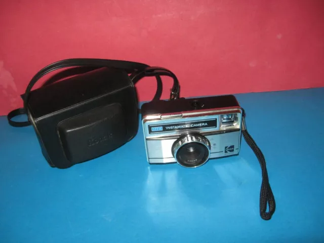 Cámara coleccionable con visor Kodak Instamatic 177X con estuche negro