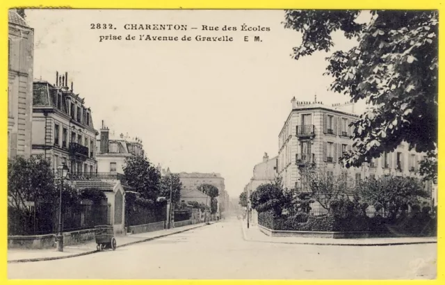 cpa 94 - CHARENTON (Val de Marne) Rue des ÉCOLES prise de l' Avenue de GRAVELLE