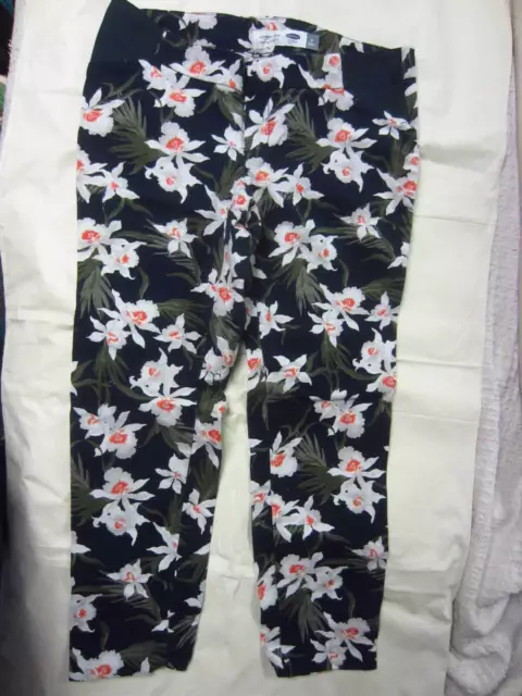 OLD NAVY - Maternity Pixie - Side Panel - Floral Cropped Pants - Size 8