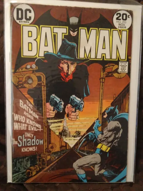 November 1973 Vol.34 No. 253 DC Batman. The Batman Asks Who Knows What Evil?
