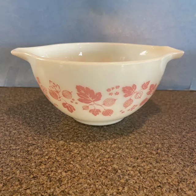 1950s Vintage Pyrex Gooseberry Pink Cinderella #441 1 1/2 Pint Mixing Bowl