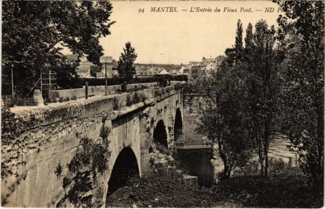 CPA Mantes L'Entree du Vieux Pont FRANCE (1333132)