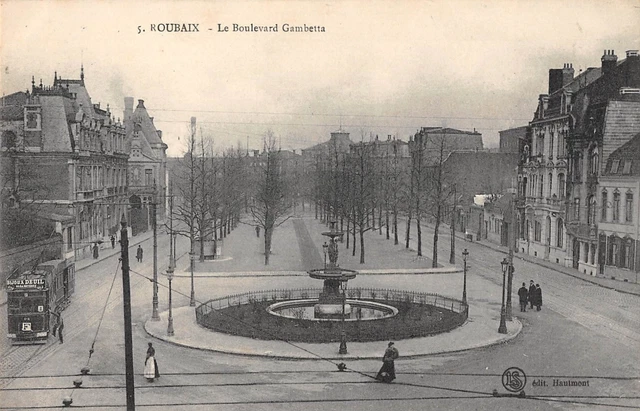 CPA 59 ROUBAIX - Les Halles Centrales et le Boulevard
