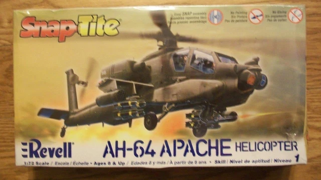 2006 1:72 PLASTIC SNAP-TITE MODEL KIT of a AH-64 APACHE HELICOPTER from REVELL