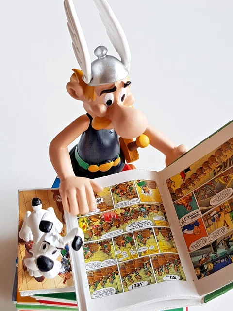 Figurine Obélix Pile D'Albums – Plastoy – Résine 24,6 Cm – Hommage BD Astérix