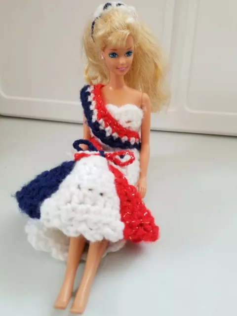 Vintage 1966 Barbie Blonde Hair Blue Eyes Twist And Turn Crocheted Dress