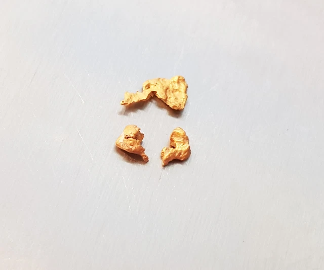 Australian Natural Gold Nuggets 3 pieces - 0.26 grams total.