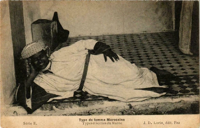 CPA AK Type de femme Marocaine Types et scenes du Maroc MAROC (738706)