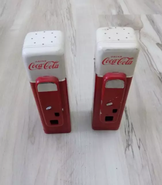 Vintage COCA-COLA Salt and Pepper Shaker Set - Coke Machines