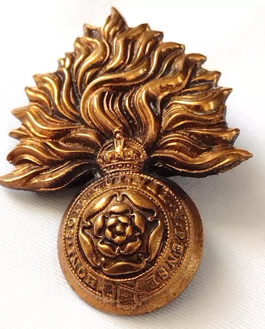 WW1 ROYAL FUSILIERS Officer's Cap Badge KC BRONZE 2 Blades ANTIQUE Org ...