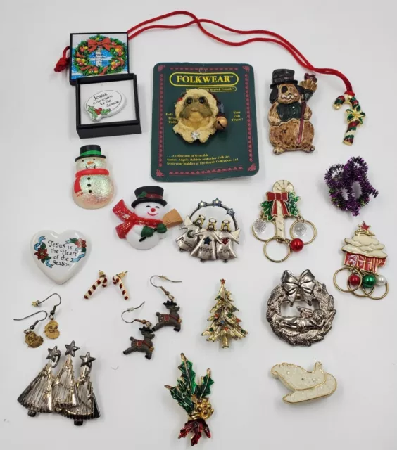 Lot of Vintage Christmas Holiday Jewelry Brooches Pins Trees Wreath Snowman
