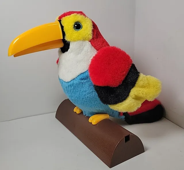 2012 Talking Toucan Parrot Macaw Animated Bird Toy Repeats What You Say