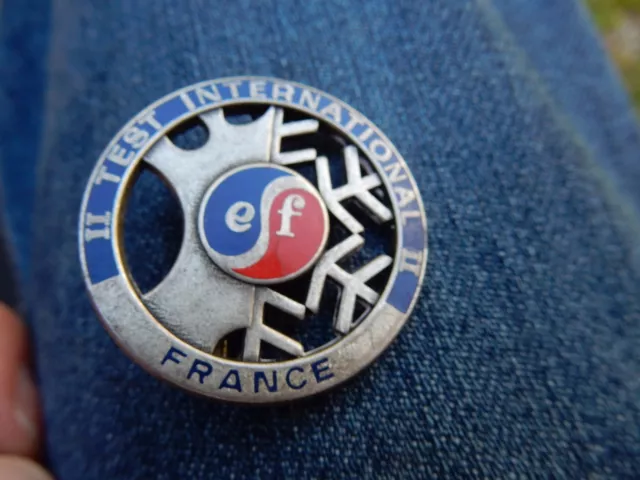 EF FRANCE TEST INTERNATIONAL SKI SKIING pin badge Decat Paris 35 mm