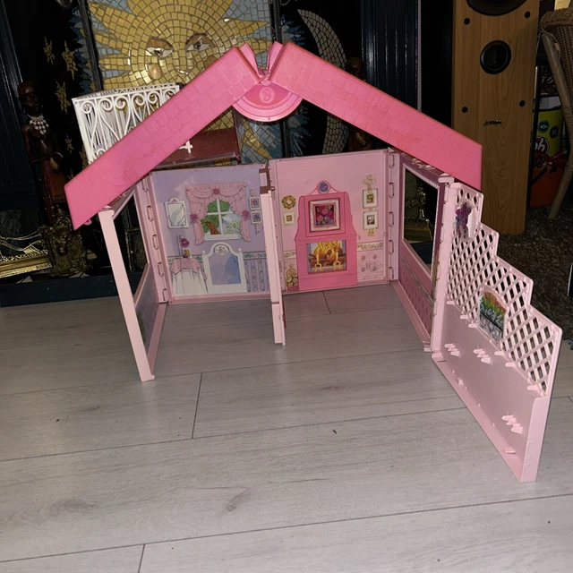 Fold n fun barbie house shop