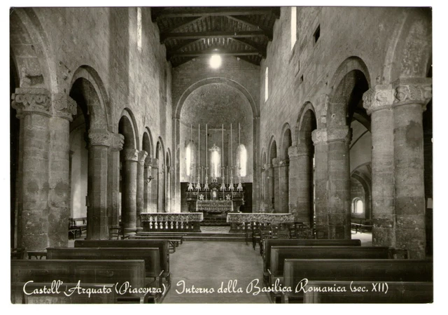 Cartolina - Repubblica - 1956 - Castell'Arquato (Piacenza) - Interno - FG - VG