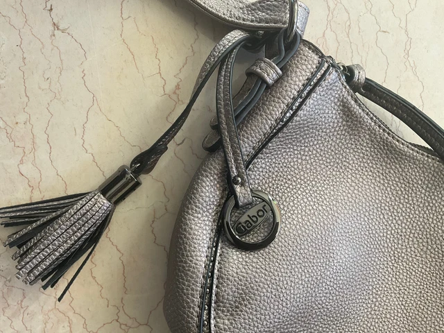 Sac Bandoulière Carpisa Gris à Franges, Format Cylindre, Dimensions 29x34x22cm - Neuf Avec étiquettes
