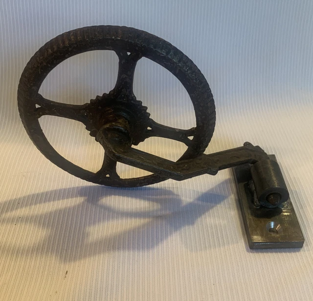 Antique Cast Iron Oil Lamp Swing Wall Mount Holder with bracket